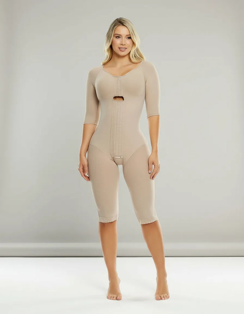 La Faja PaoPink PP023730 es la aliada perfecta para una recuperación efectiva y una figura moldeada con elegancia.
Mejora la circulación y favorecer la adaptación de la piel tras una liposucción 360.