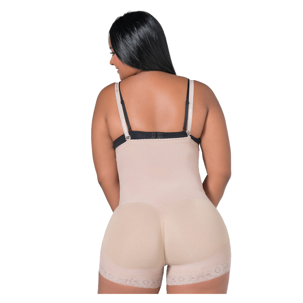 Paga en cuotas sin interés la faja strapless extra corta Ref. 021631 de Fajitex Chile moldea el abdomen y reduce hasta 4 cm de cintura al instante. Compra en tienda PaoPink.
