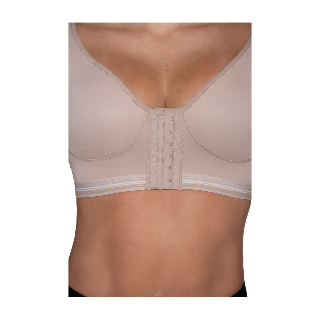 Aliado Clínico en Tu Recuperación
Favorece la circulación, controla el edema y acelera el proceso de desinflamación tras la cirugía.