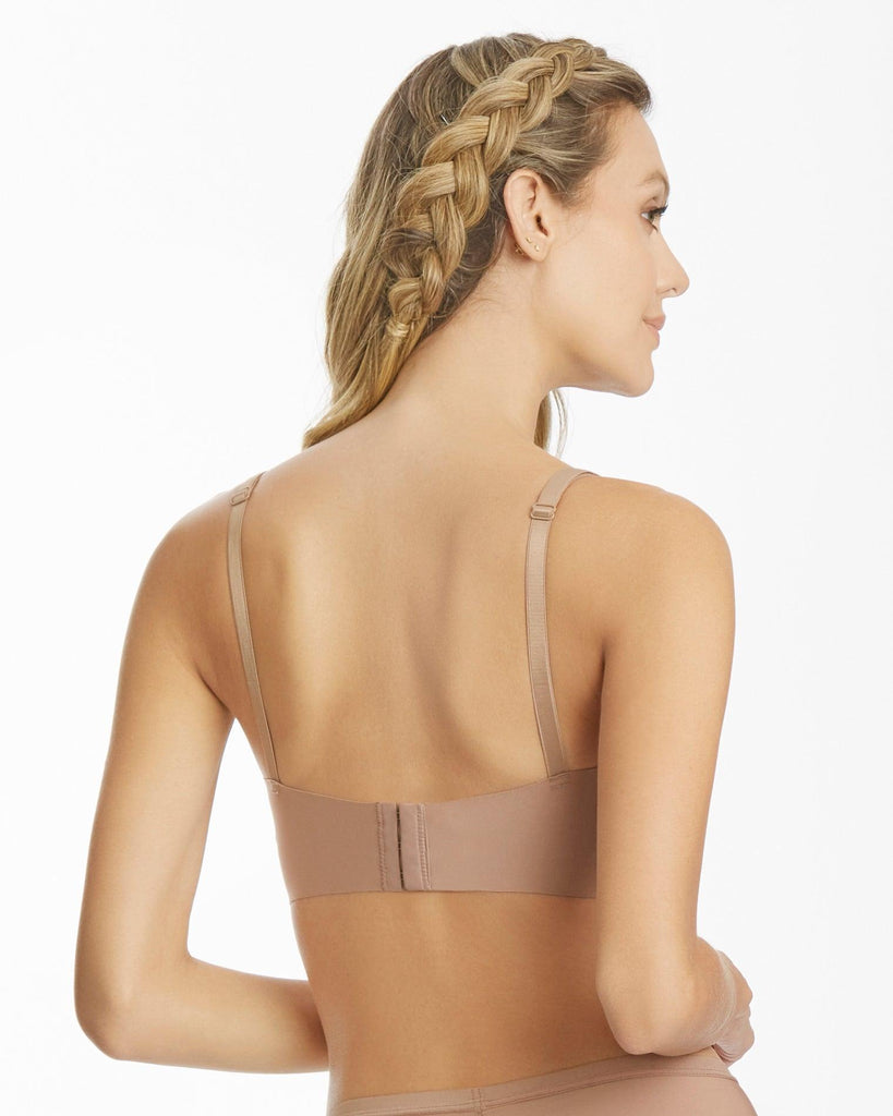 ¡Descubre la combinación perfecta de elegancia y sensual con el Sostén Clásico en Encaje y Microfibra 0402-1!