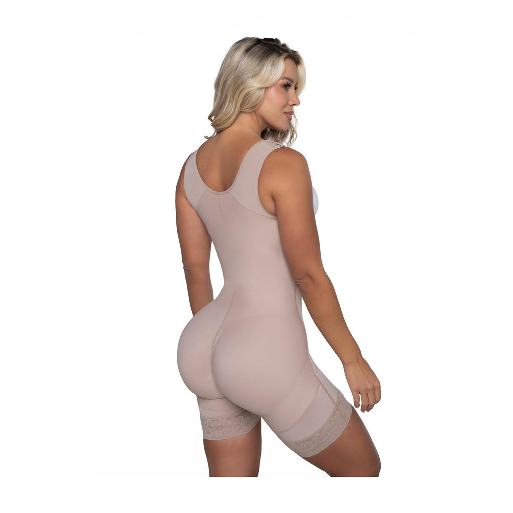 Comprar Faja Liposucción Colombiana Reloj de Arena a Media Pierna 4 Hileras de Broches con Bretel Grueso PaoPink Fajas Premium
Referencia: PP022926. Compresión Alta