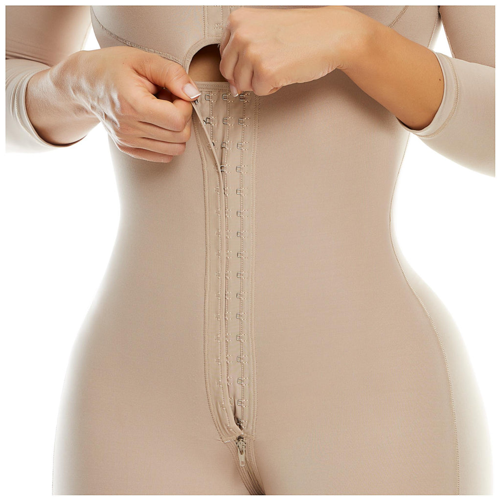Faja PaoPink PP093731B con compresión baja para postoperatorio. Fabricada con materiales de alta calidad que favorecen la adaptación de la piel y reducen la inflamación. Ideal para liposucción 360° y cirugías combinadas.